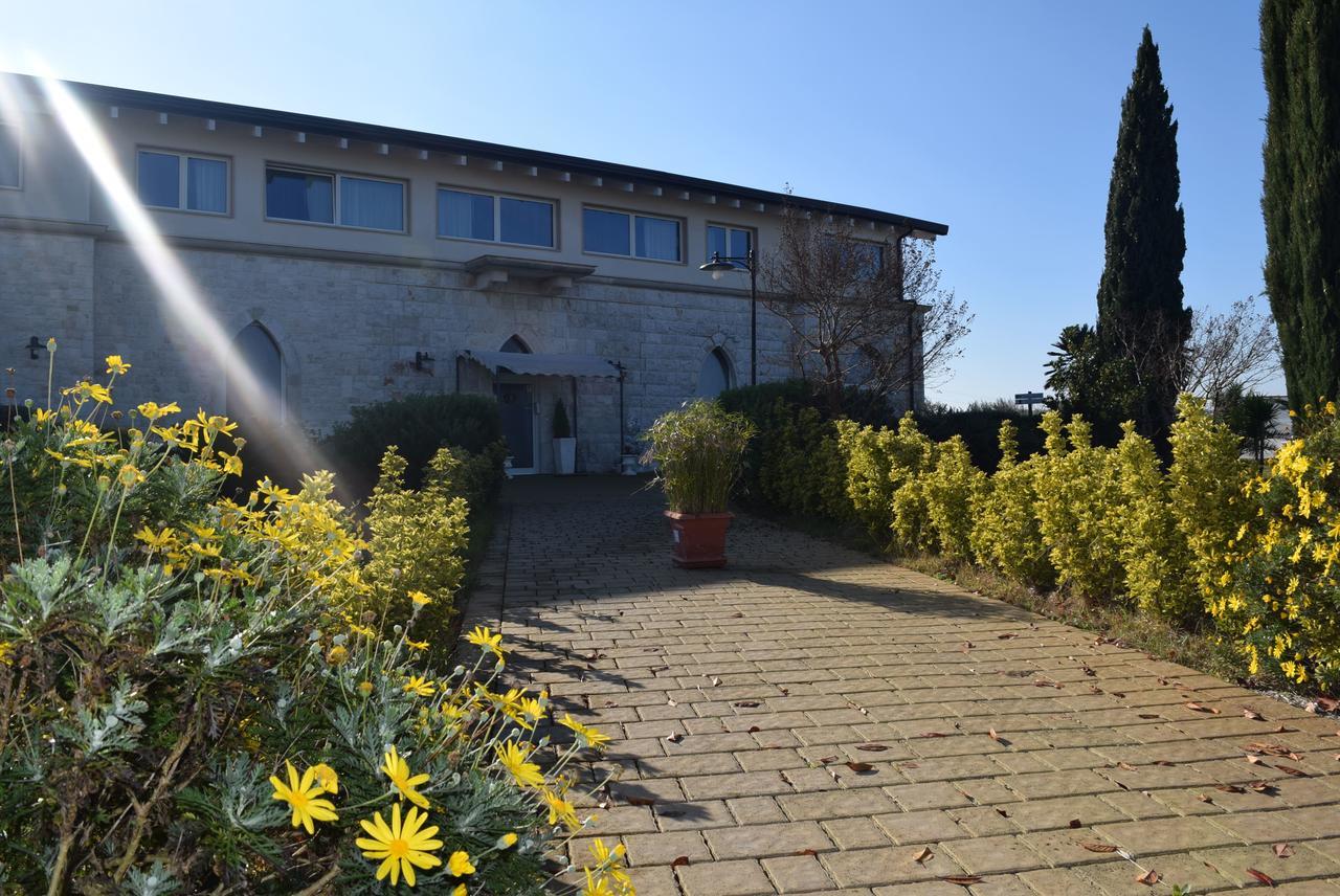 阿夸维瓦德莱丰蒂Zyra Garden Club住宿加早餐旅馆 外观 照片
