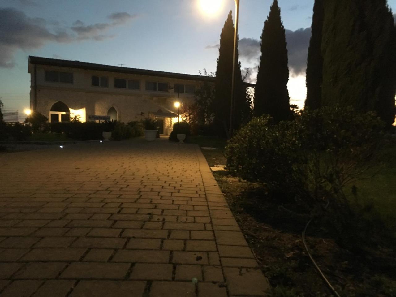 阿夸维瓦德莱丰蒂Zyra Garden Club住宿加早餐旅馆 外观 照片